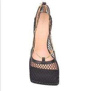 Bottega Veneta Black/Mesh w/gold chain pumps